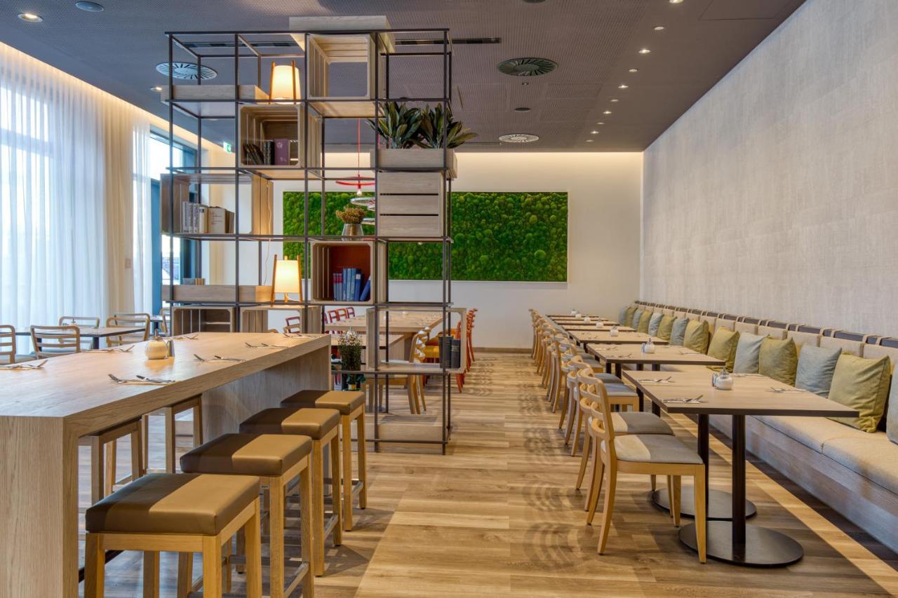 Intercityhotel Berlin Airport Ber Terminal 1 & 2 舍讷费尔德 外观 照片 Interior of the hotel