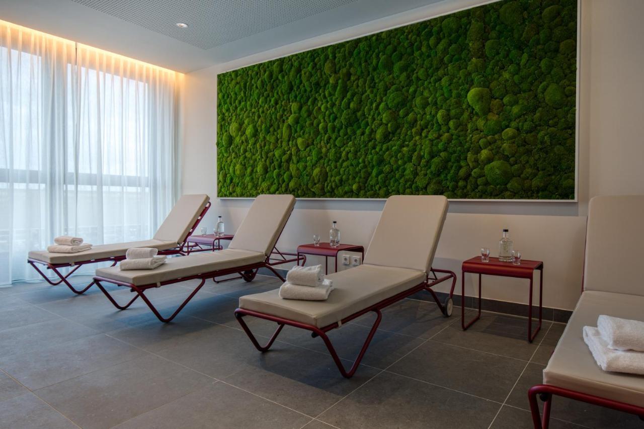 Intercityhotel Berlin Airport Ber Terminal 1 & 2 舍讷费尔德 外观 照片 The interior of the spa