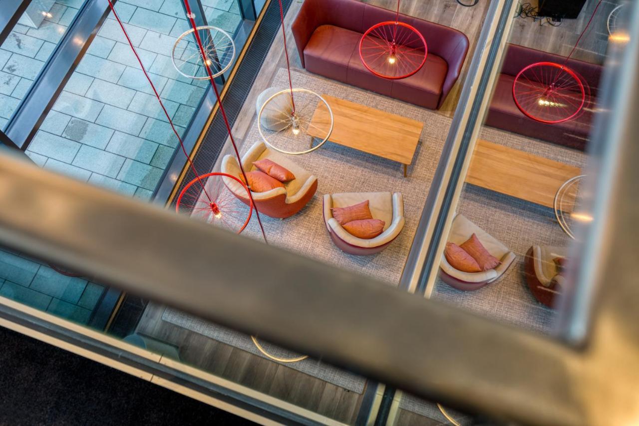 Intercityhotel Berlin Airport Ber Terminal 1 & 2 舍讷费尔德 外观 照片 The interior of the hotel